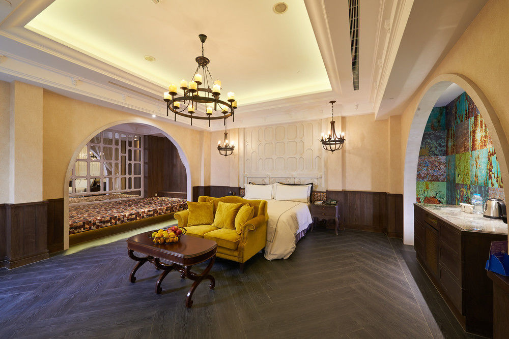 The Castle Ballet Taichung A Boutique Hotel Екстер'єр фото